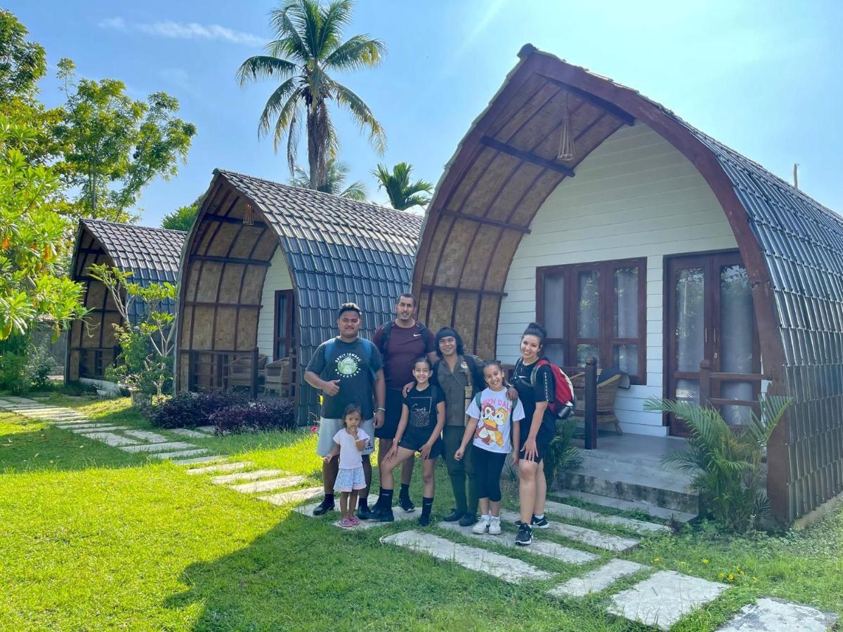 Gino'S Place - Guest House & Jungle Trekking Bukit Lawang Exterior foto