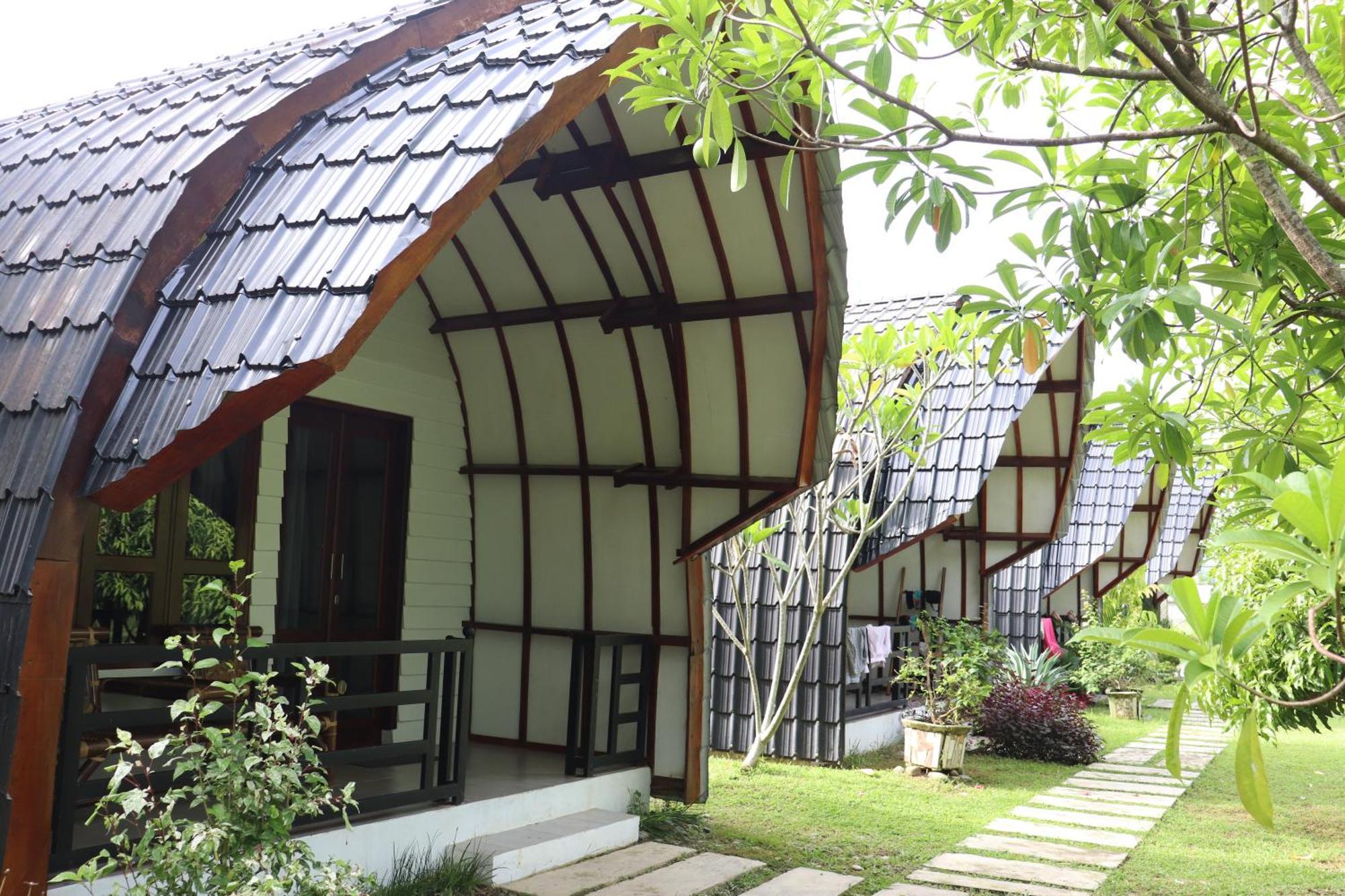Gino'S Place - Guest House & Jungle Trekking Bukit Lawang Exterior foto