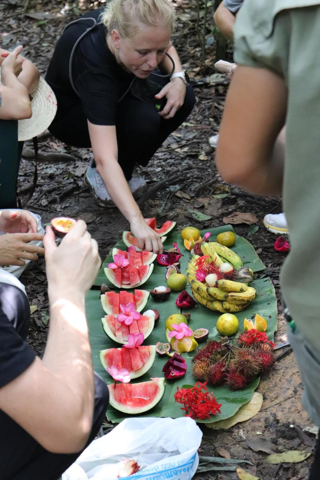 Gino'S Place - Guest House & Jungle Trekking Bukit Lawang Exterior foto